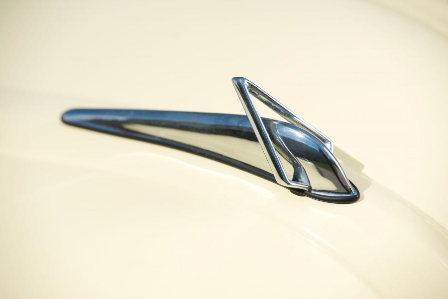 Детали экстерьера Hudson Commodore Custom Eight Convertible Brougham (494) 1949 года  (фото 25 из 39)